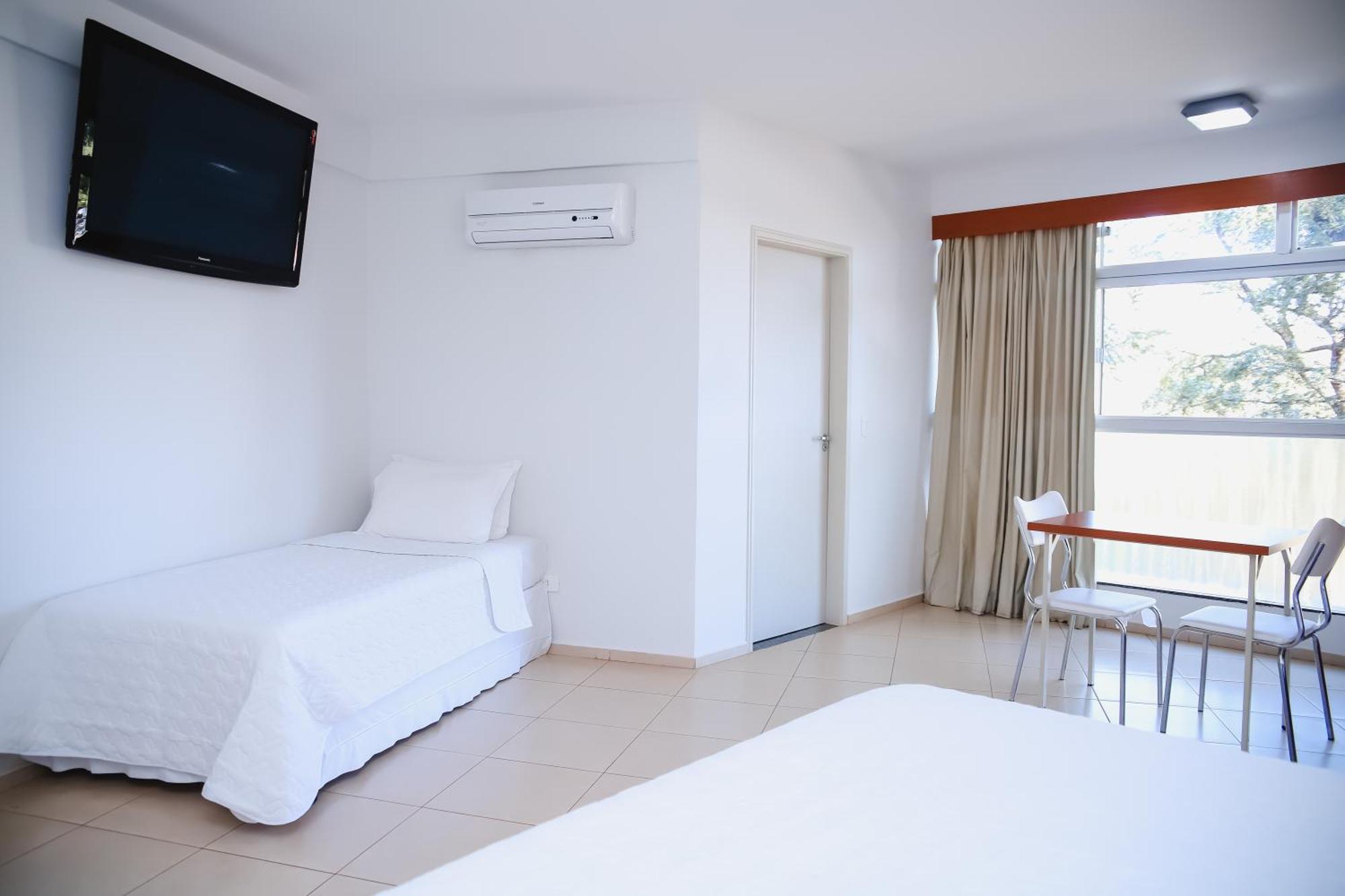 Hotel Agua Das Araras Paraguacu Paulista Værelse billede