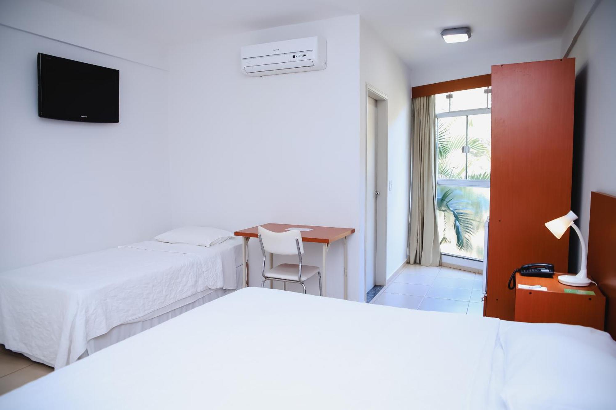 Hotel Agua Das Araras Paraguacu Paulista Værelse billede