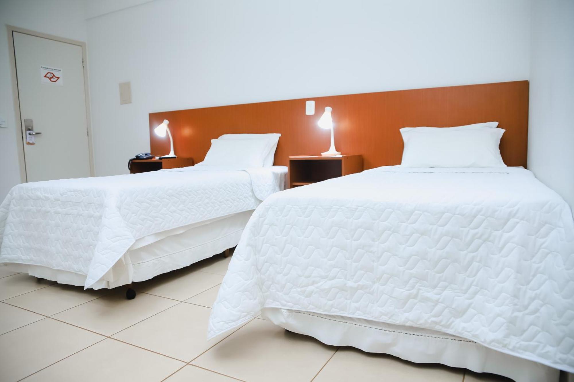 Hotel Agua Das Araras Paraguacu Paulista Værelse billede