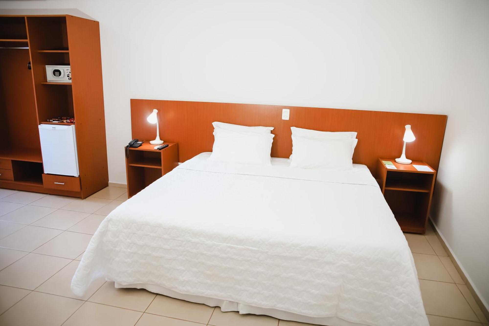 Hotel Agua Das Araras Paraguacu Paulista Værelse billede